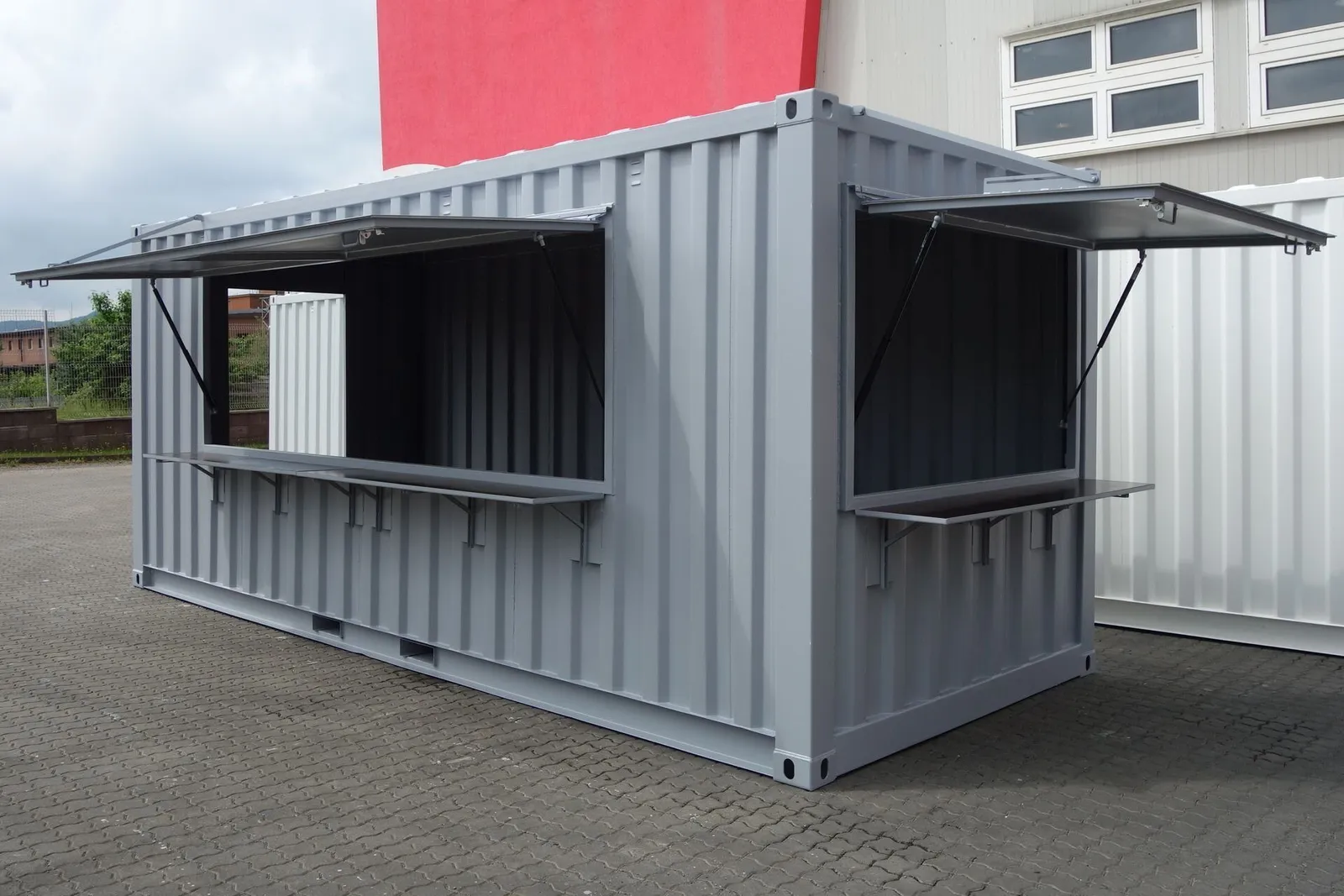 Kioskmodul mit Ausgabeklappe