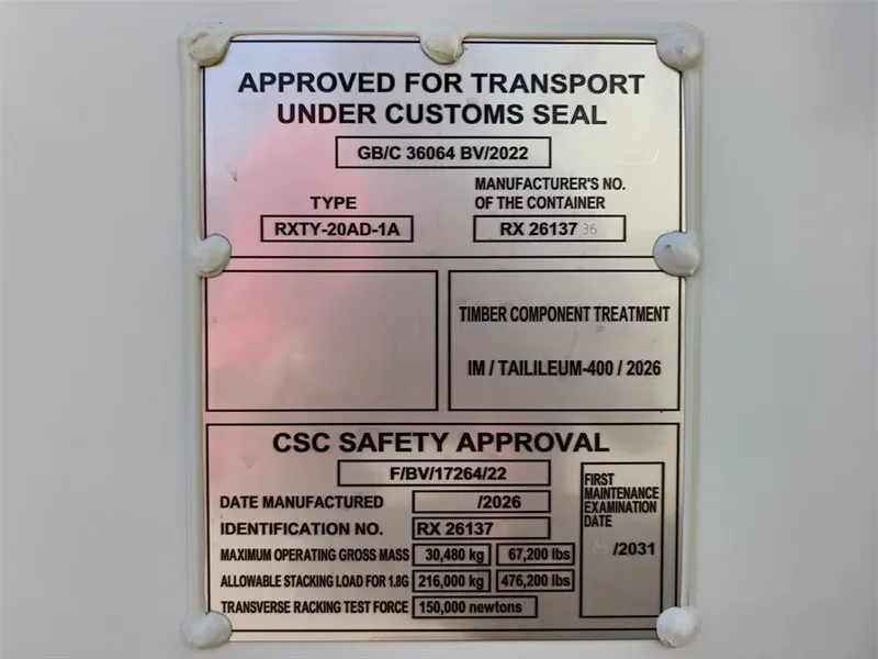 CSC-Sicherheitszulassungsplakette an einem neu zertifizierten Container