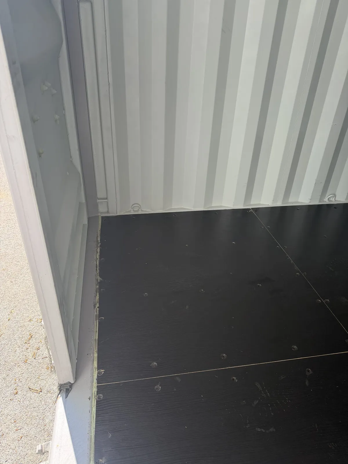 Detail der inneren Bodenecke eines One-Way-Containers 20 ft