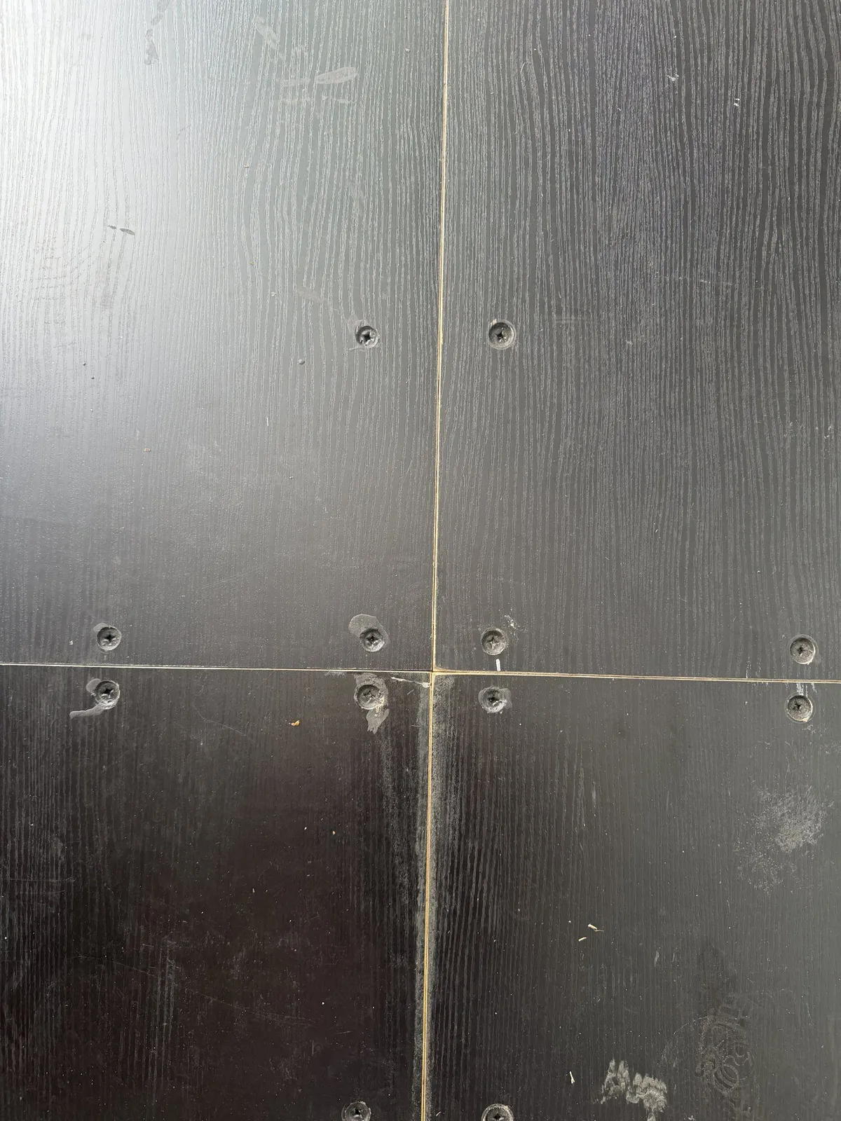 Sperrholz-Containerboden und Querträgerdetail