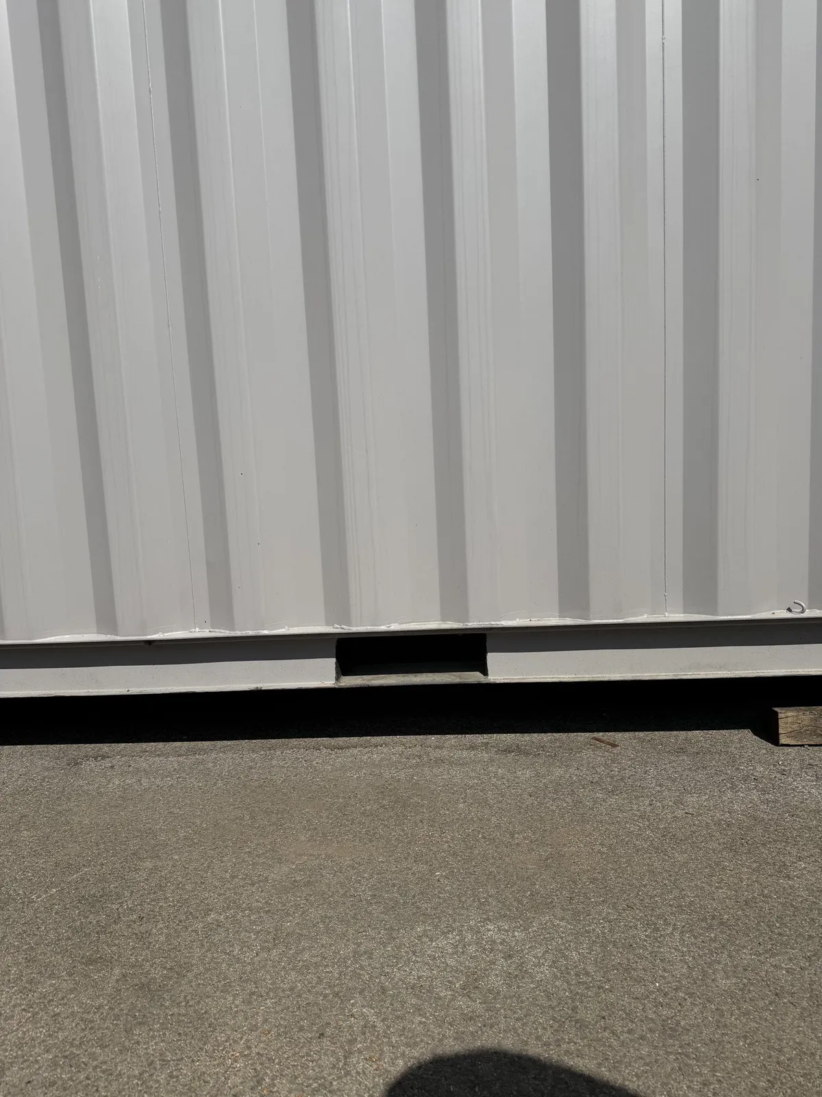 Detail von Bodenlängsträger und Staplertasche an einem Container 20 ft