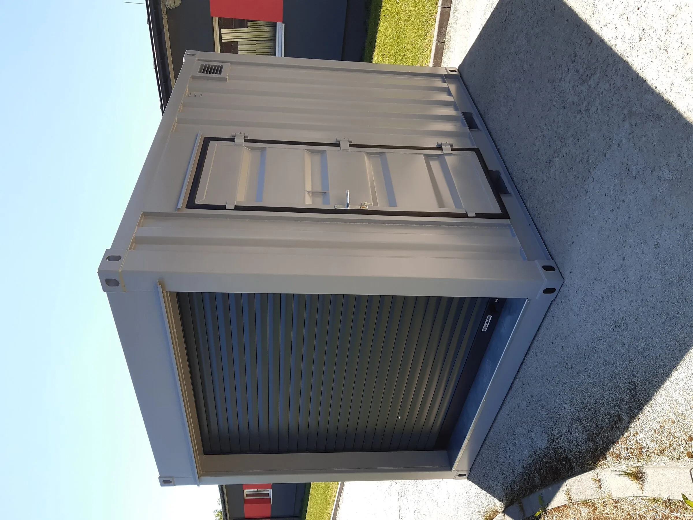 Lagercontainer mit Rolltor
