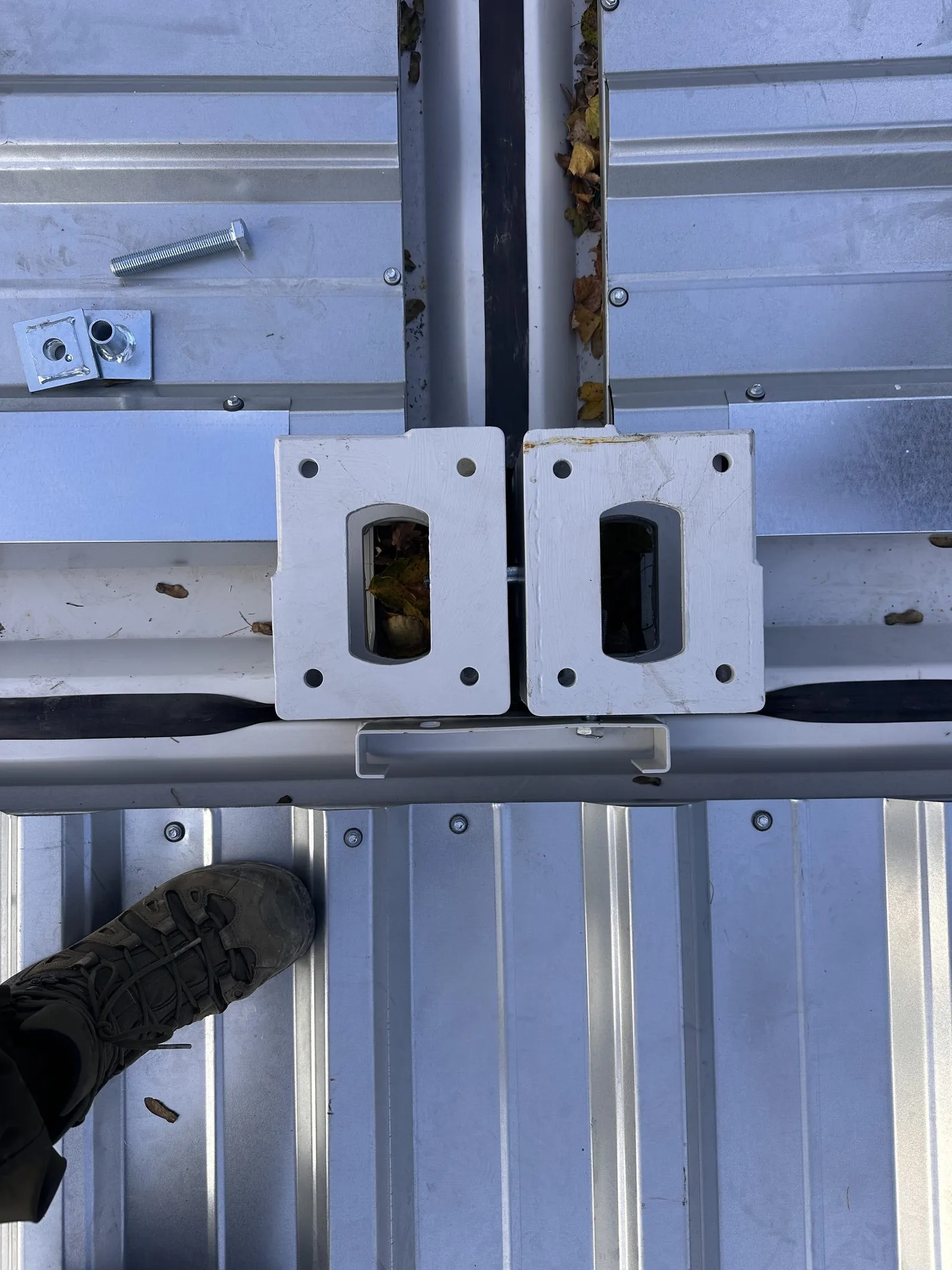 Twistlock-Beschlag in einem Eckbeschlag