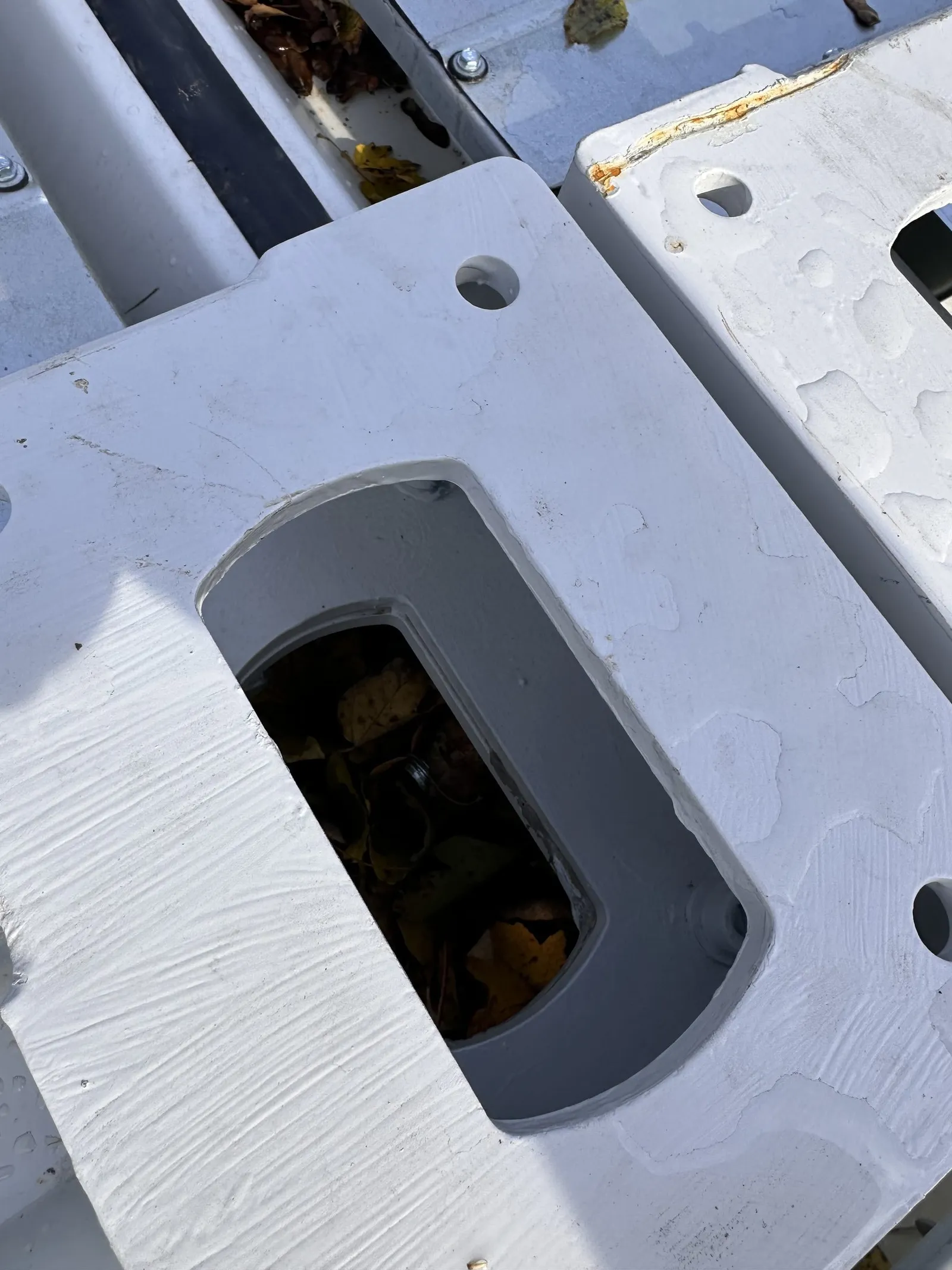 Detail einer Rahmenmontageplatte an einem Modul