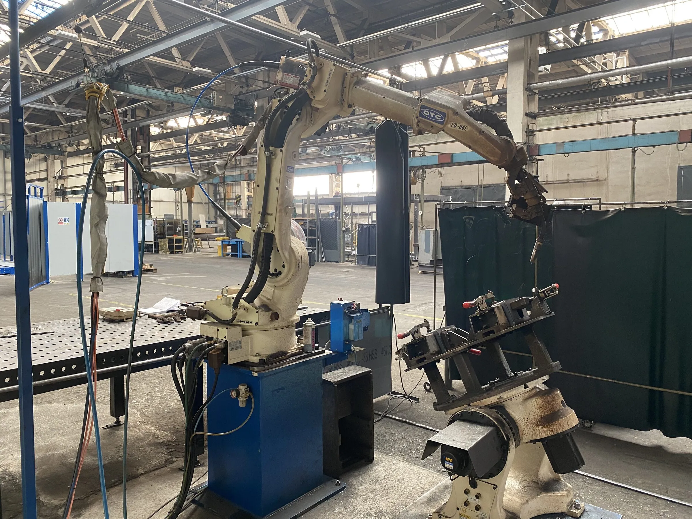 Robotic welding cell in the Tanax hall
