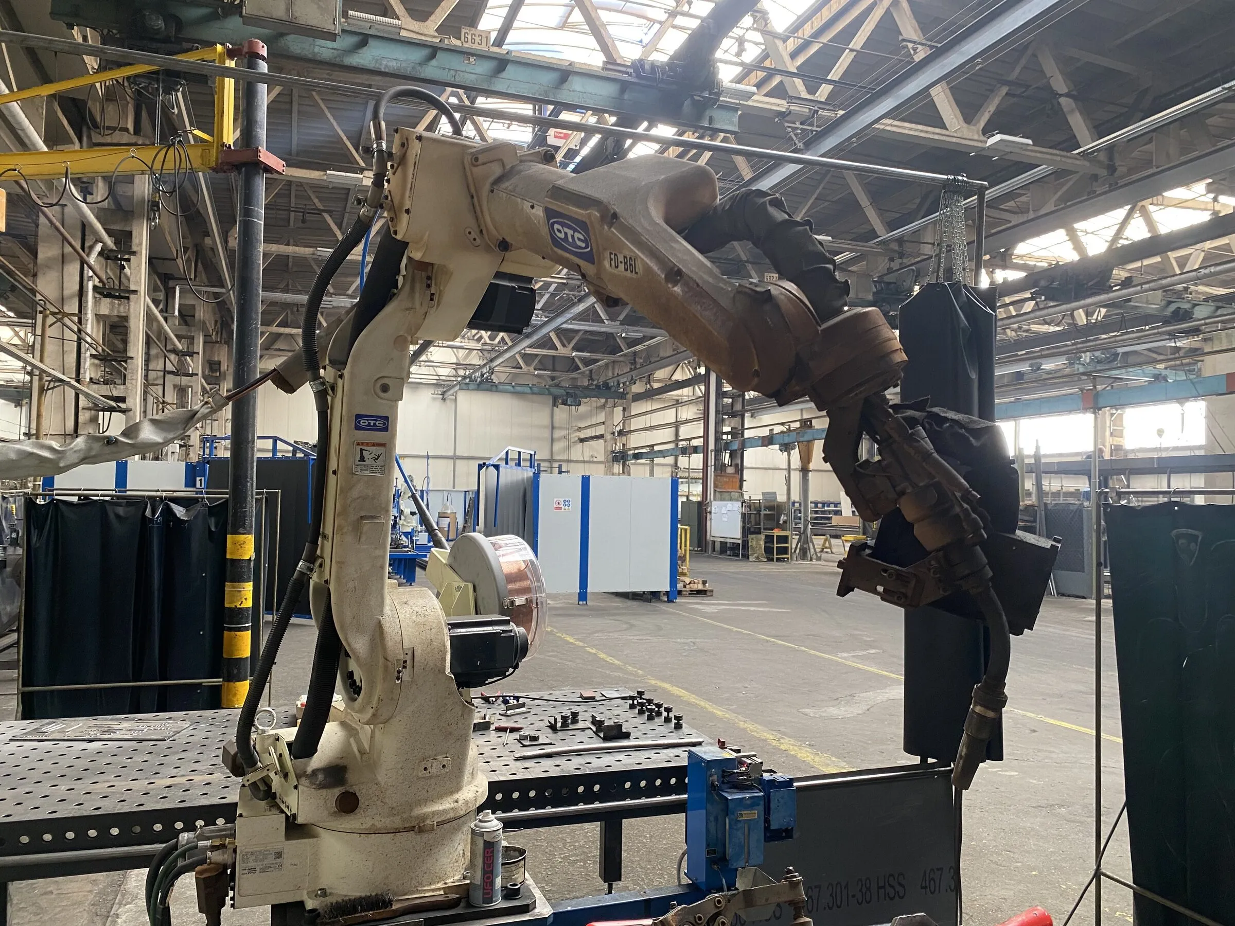 Robotic welding cell, second view